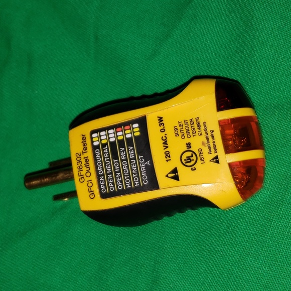 Perry Instruments GFI6302 GFCI Outlet / Receptacle Tester - Picture 2 of 2